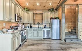 Smoky Mountain Hideaway With Hot Tub, Deck And Views!
